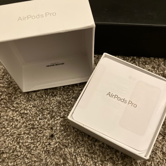 Apple Airpod Pros - Picture 2 of 4
